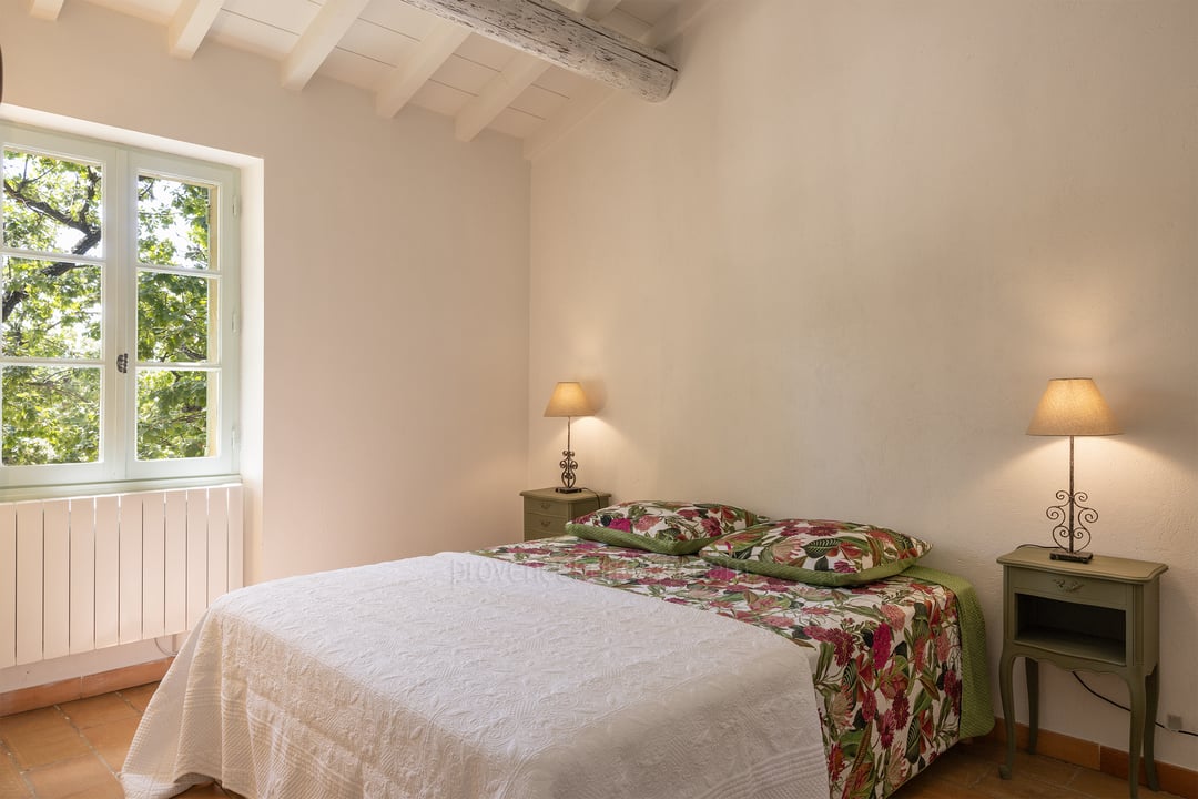 8 - Mas des Lavandins: Villa: Bedroom