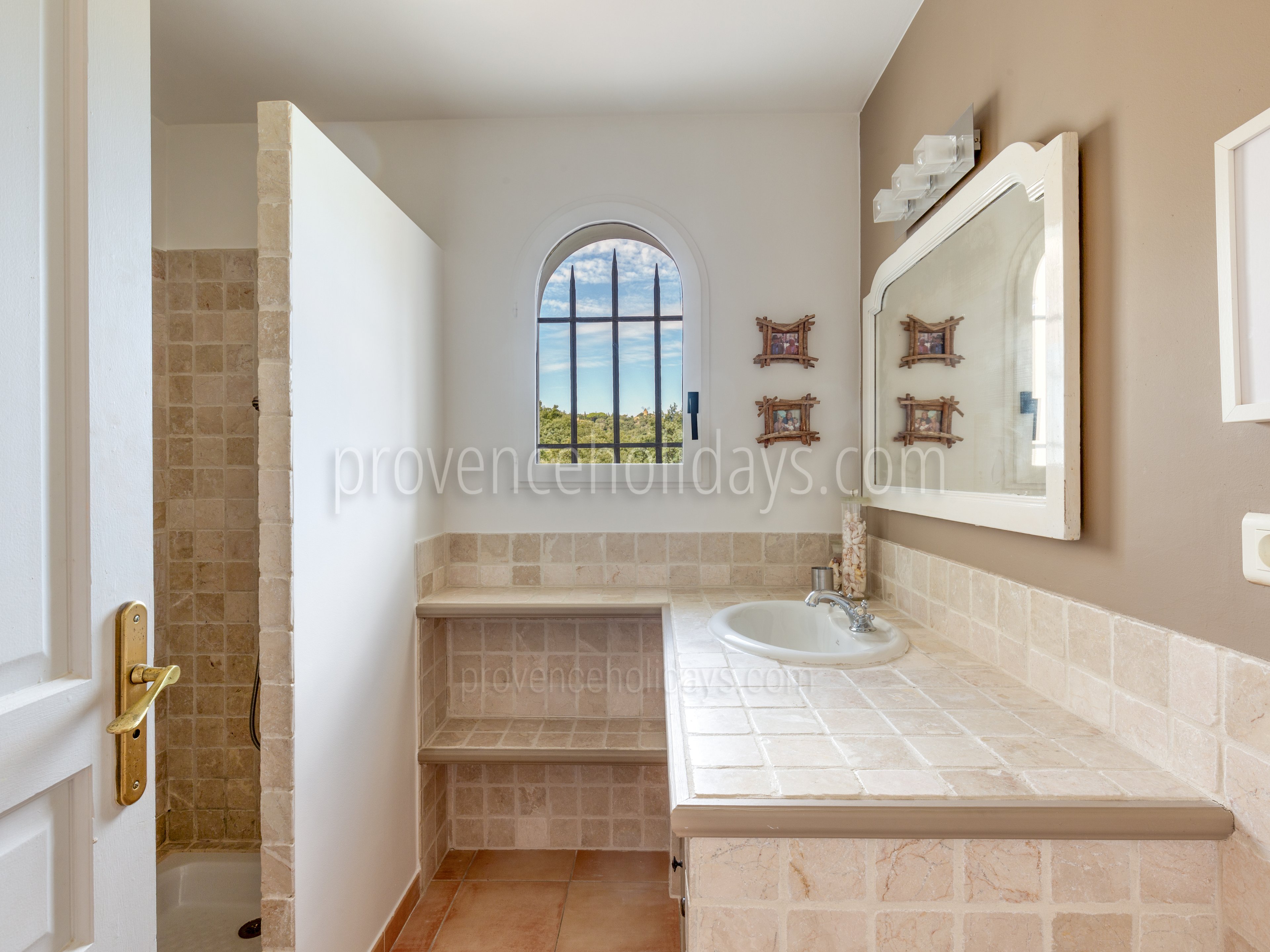 25 - Villa Luminosa: Villa: Bathroom