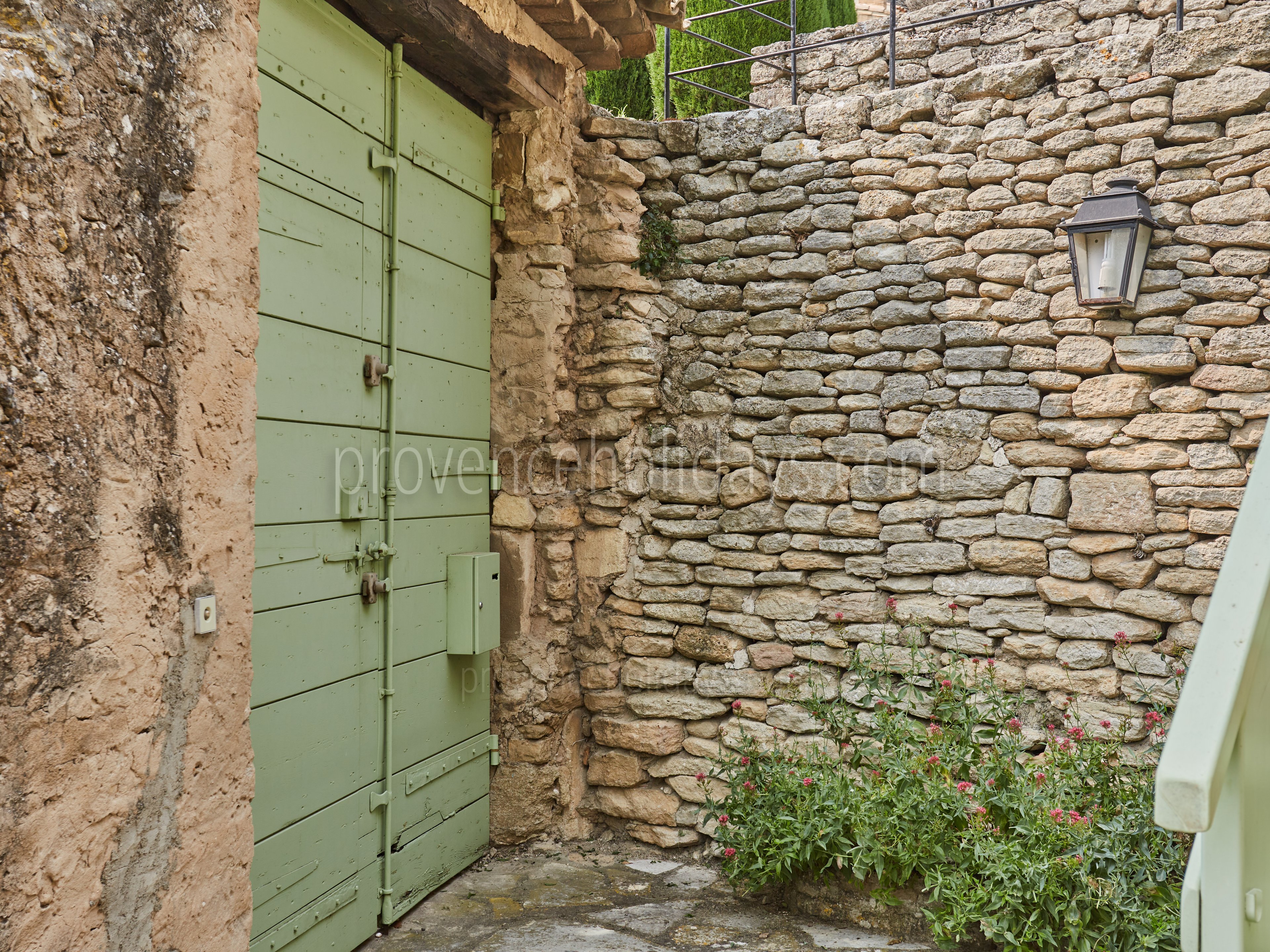 12 - La Maison de Goult: Villa: Exterior