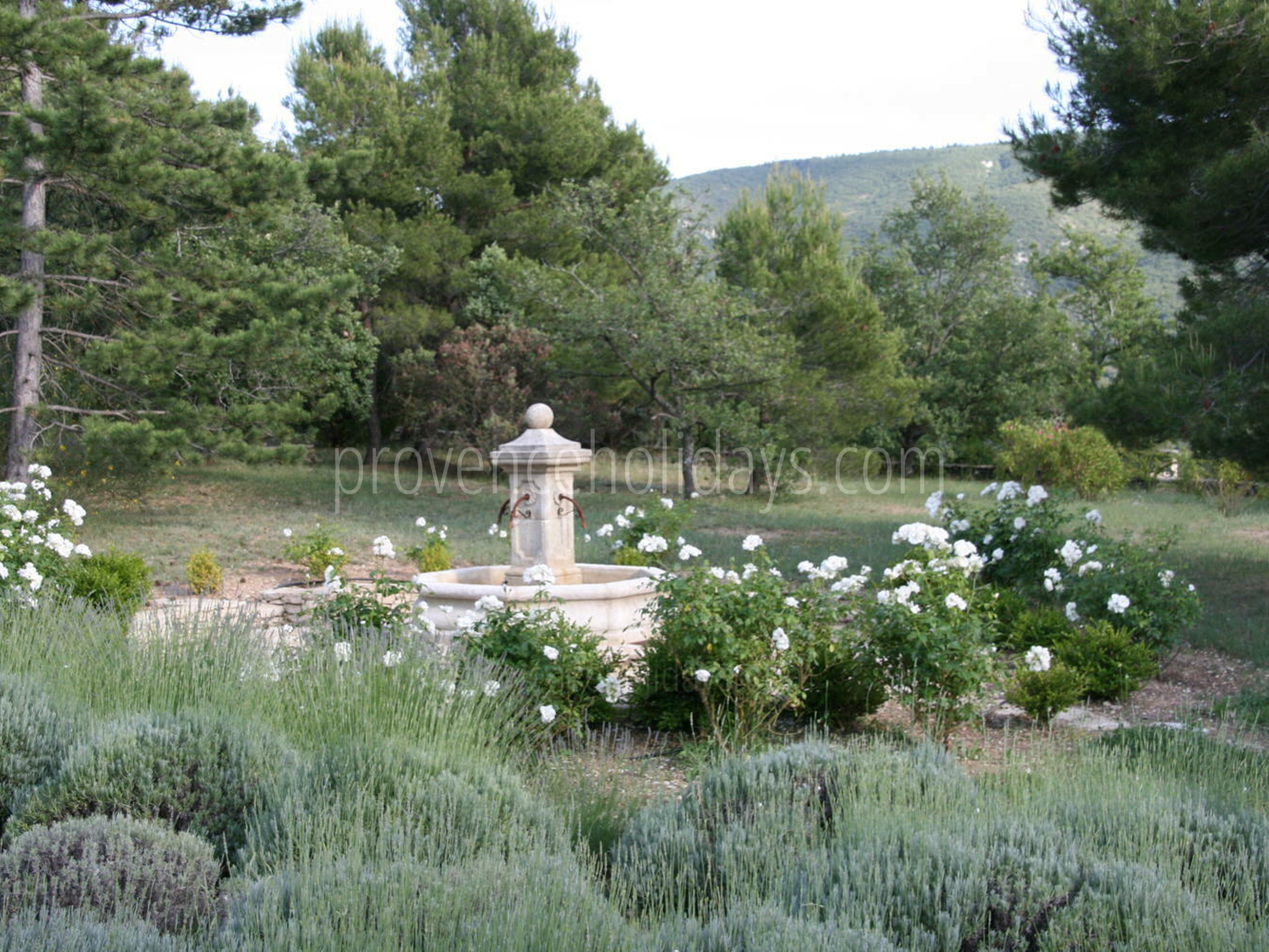 2 - Villa Lacoste: Villa: Exterior