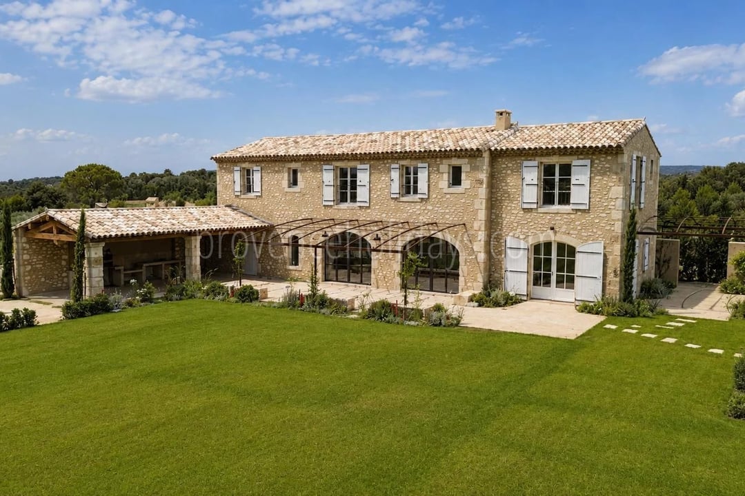 35 - Provençal mas in Eygalières: Villa: Exterior