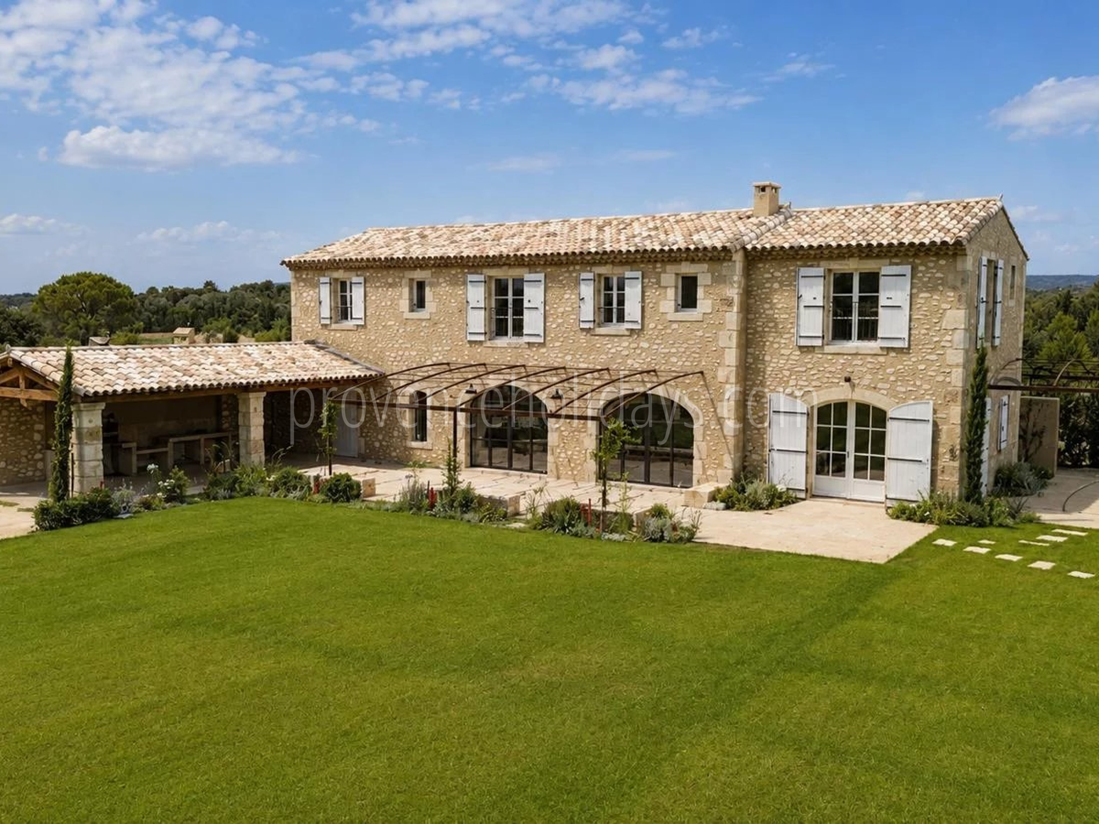 35 - Provençal mas in Eygalières: Villa: Exterior