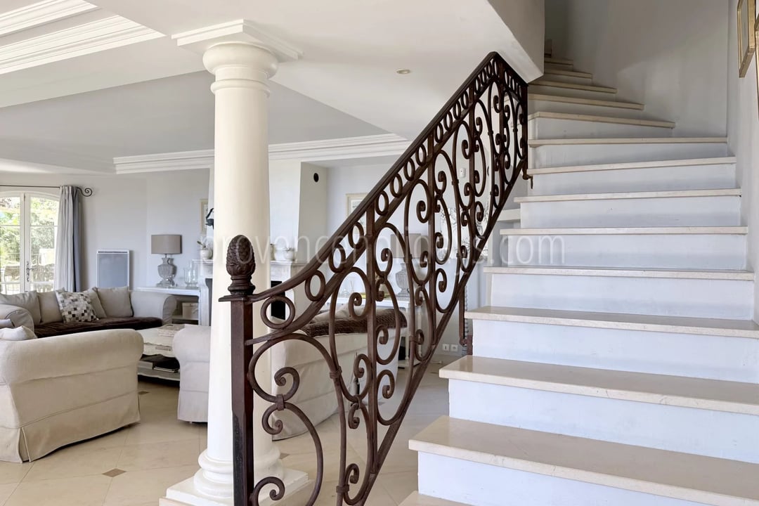 12 - Villa mit Kamin in Cavalaire-sur-Mer: Villa: Interior