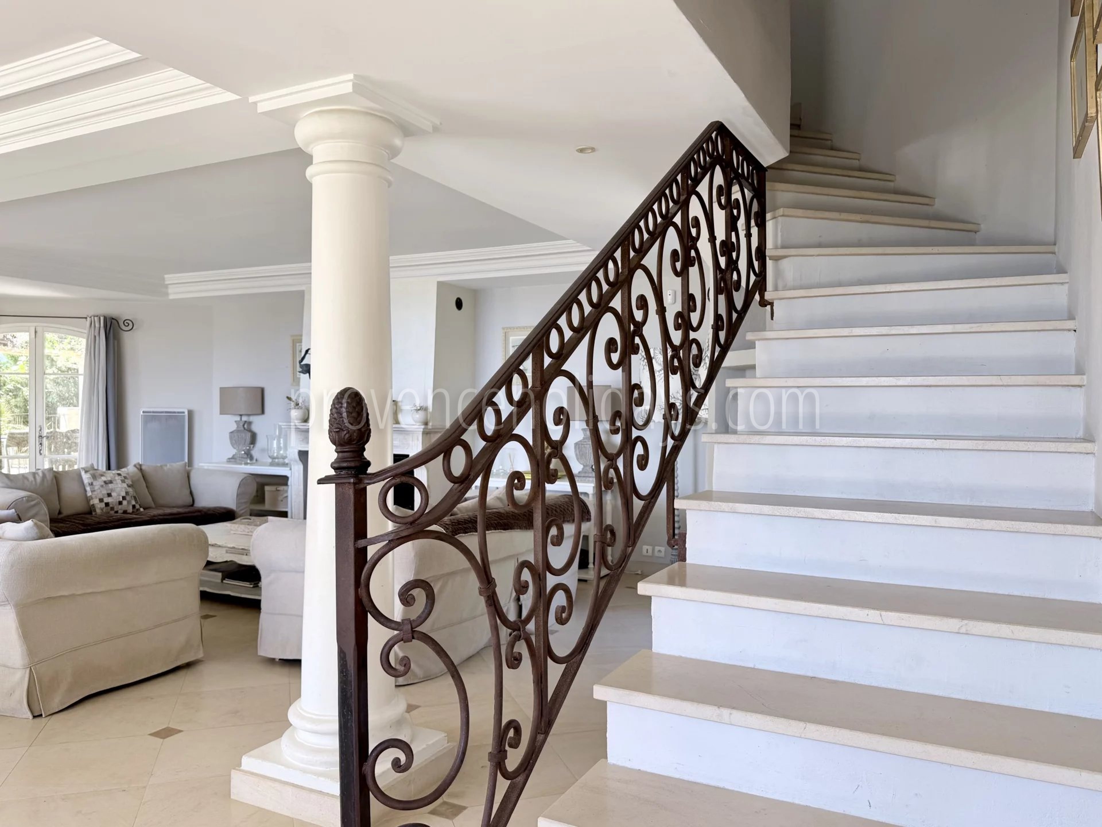 12 - Villa mit Kamin in Cavalaire-sur-Mer: Villa: Interior