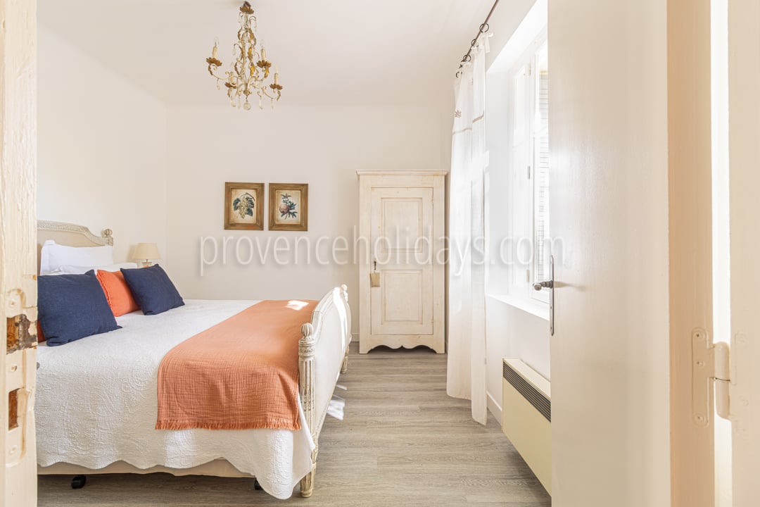 18 - Mas Mollégès: Villa: Bedroom