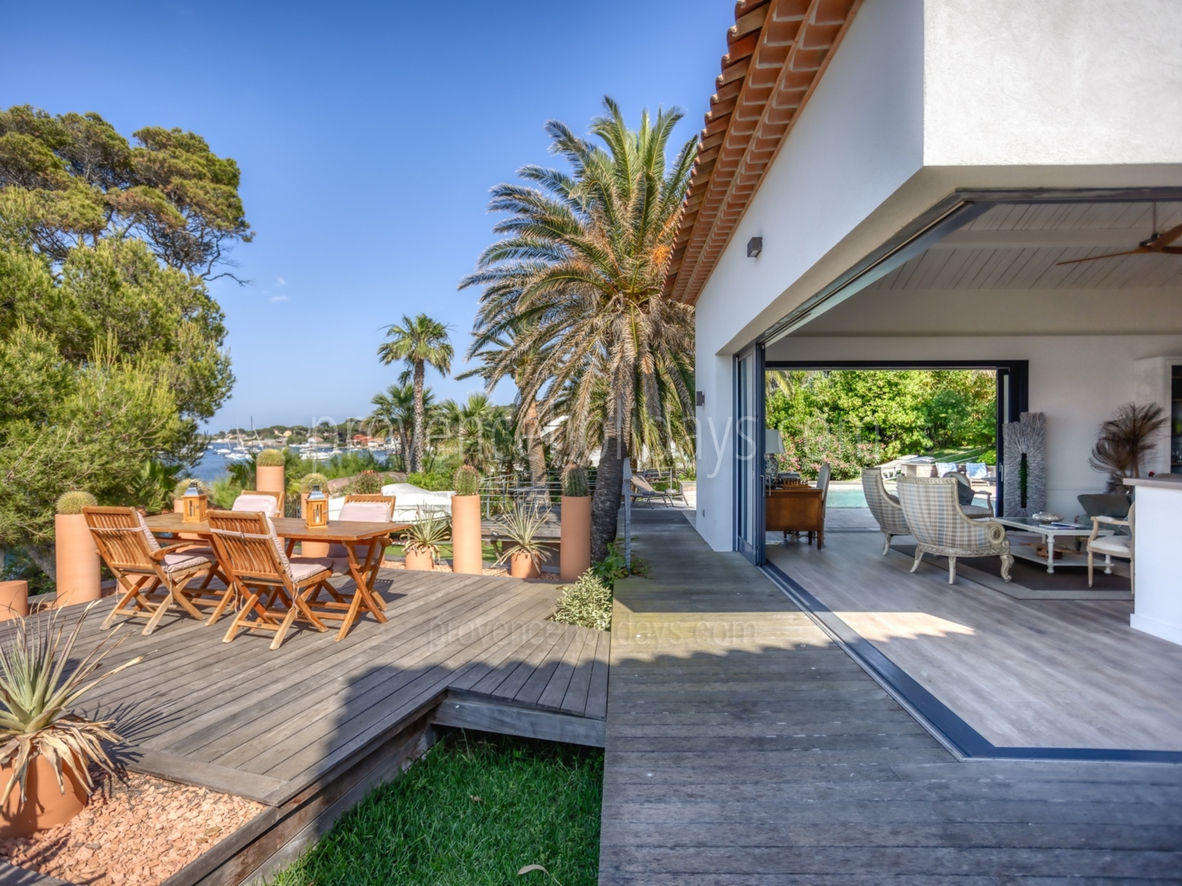 8 - Villa Giens: Villa: Exterior