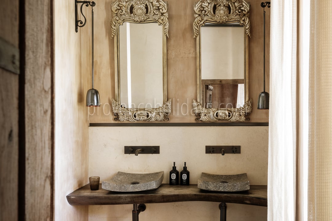 41 - Mas de Maussane: Villa: Bathroom