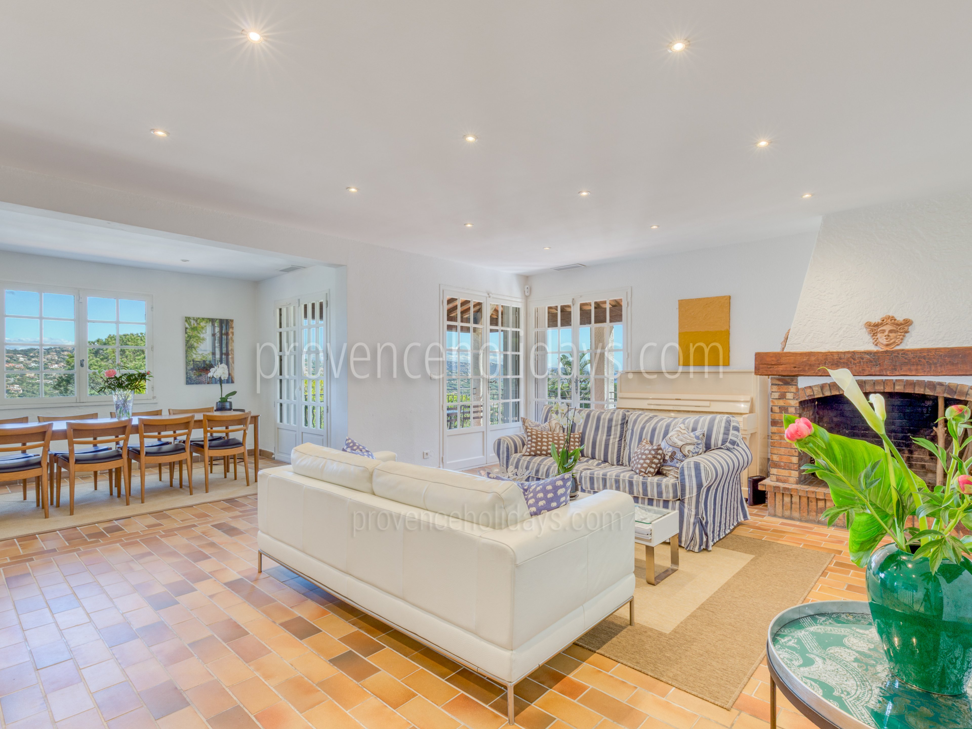 22 - Villa Pearl: Villa: Interior