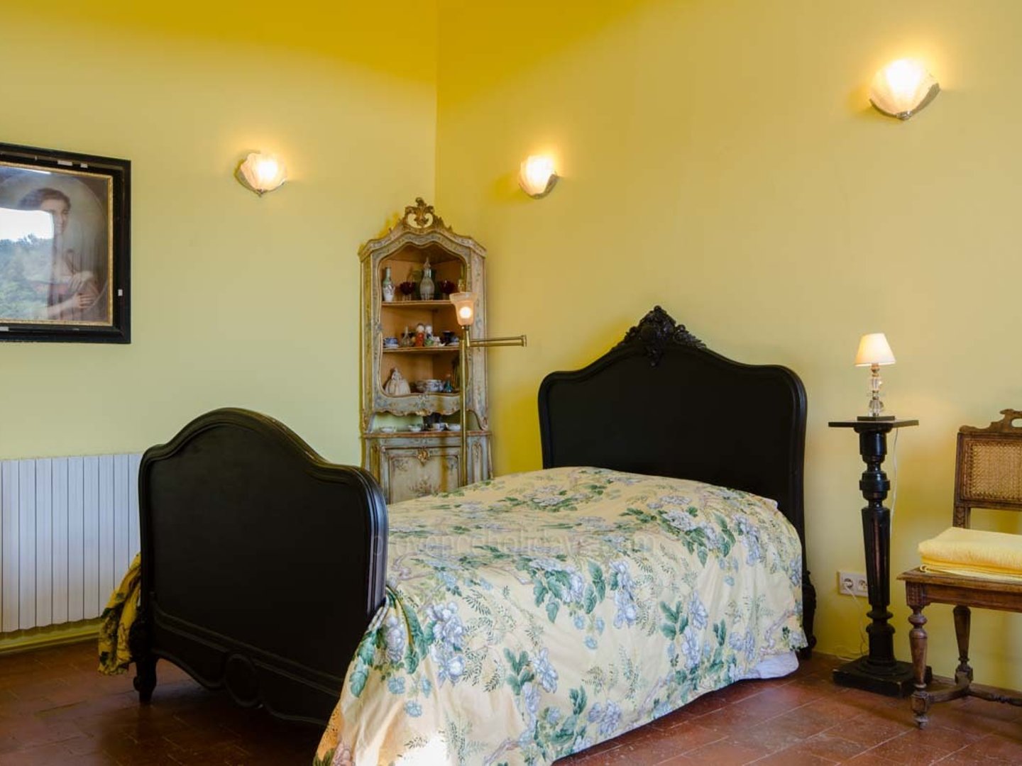 82 - La Maison de Grambois: Villa: Bedroom