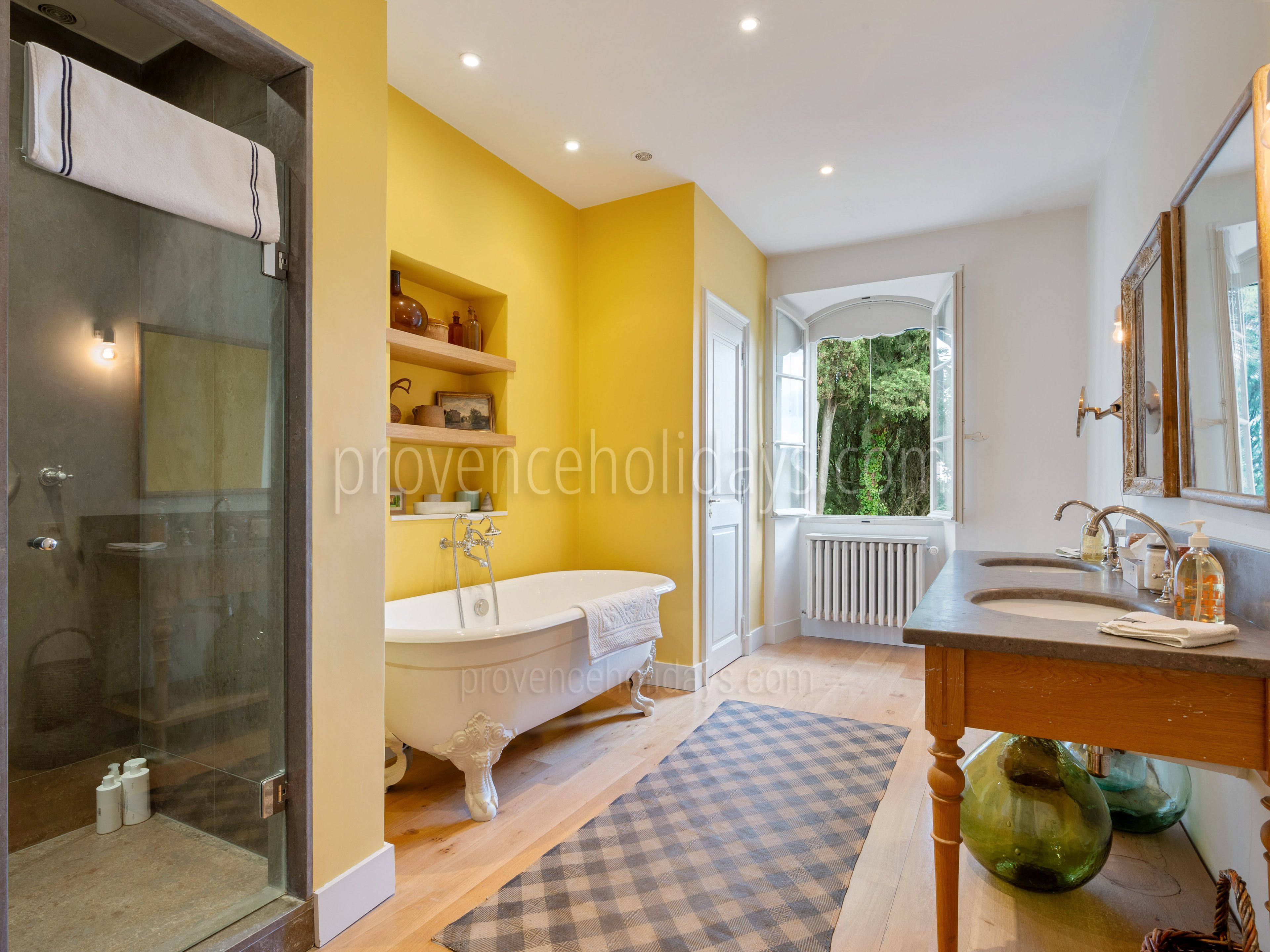 60 - Mas Provence: Villa: Bathroom