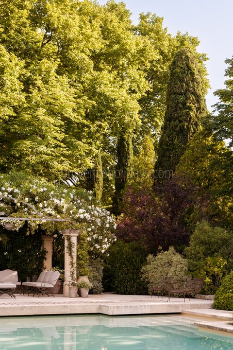 22 - Mas de Maussane: Villa: Pool