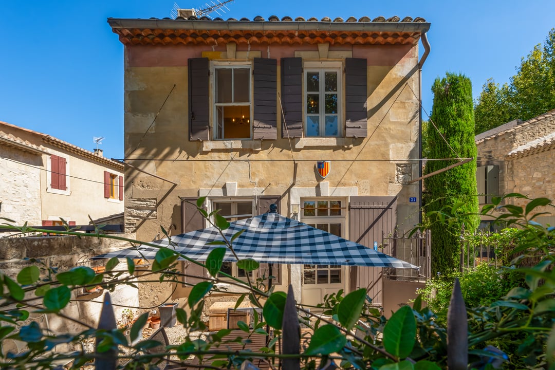 Village House with Spacious Courtyard, and Central Location in Maussane-les-Alpilles