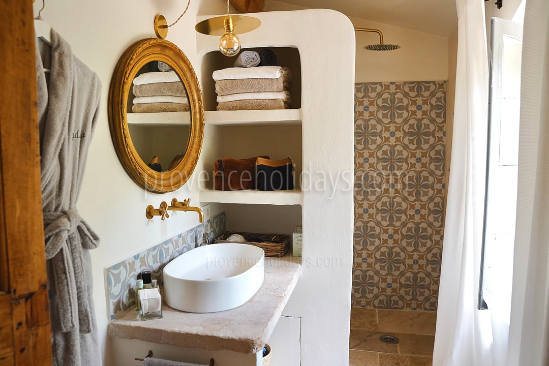 18 - Le Mazet des Collines: Villa: Bathroom 2