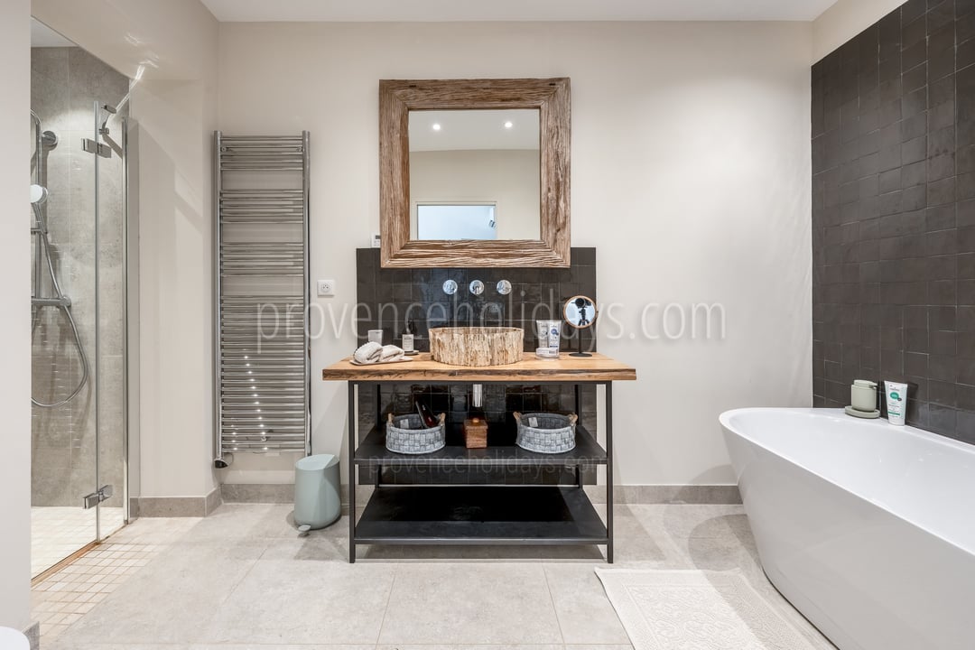 66 - Mas Aurelia: Villa: Bathroom