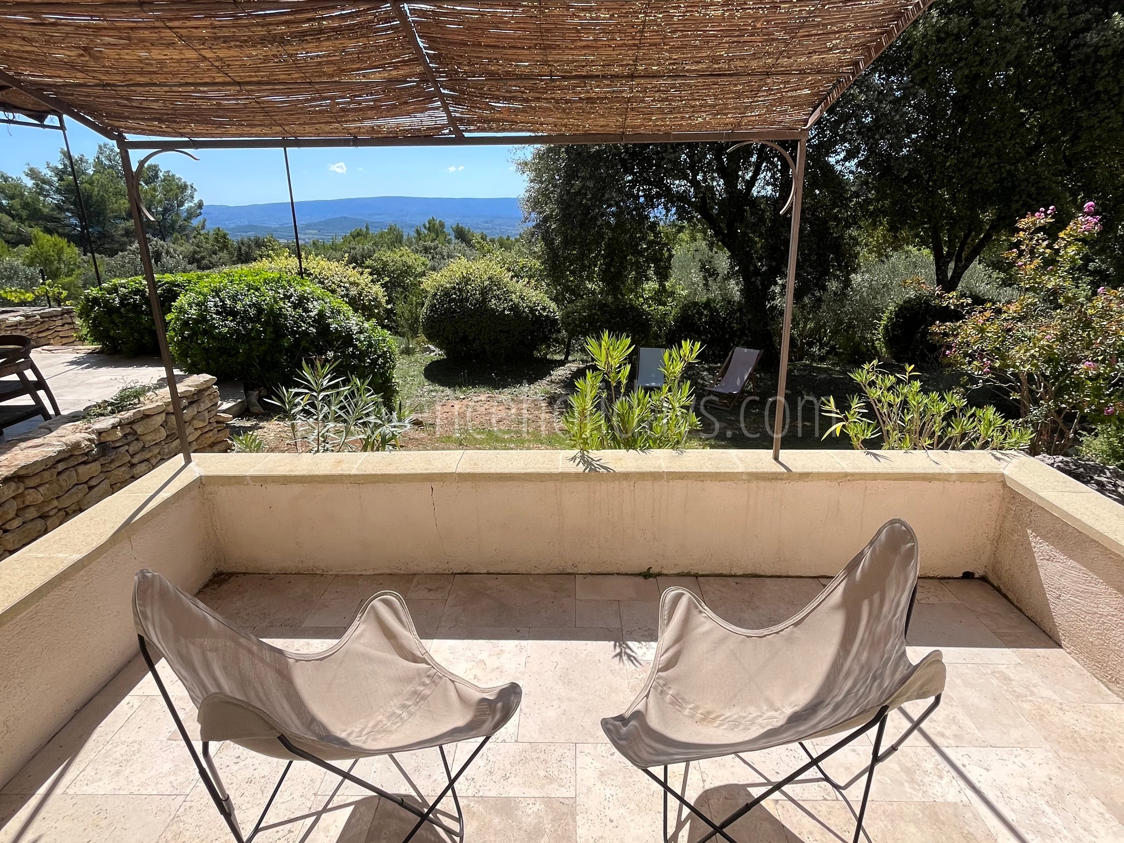 27 - Mas des Collines du Luberon: Villa: Exterior