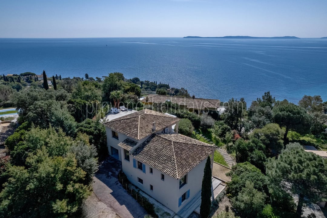 20 - Gerenoveerde villa in Rayol-Canadel-sur-Mer: Villa: Exterior
