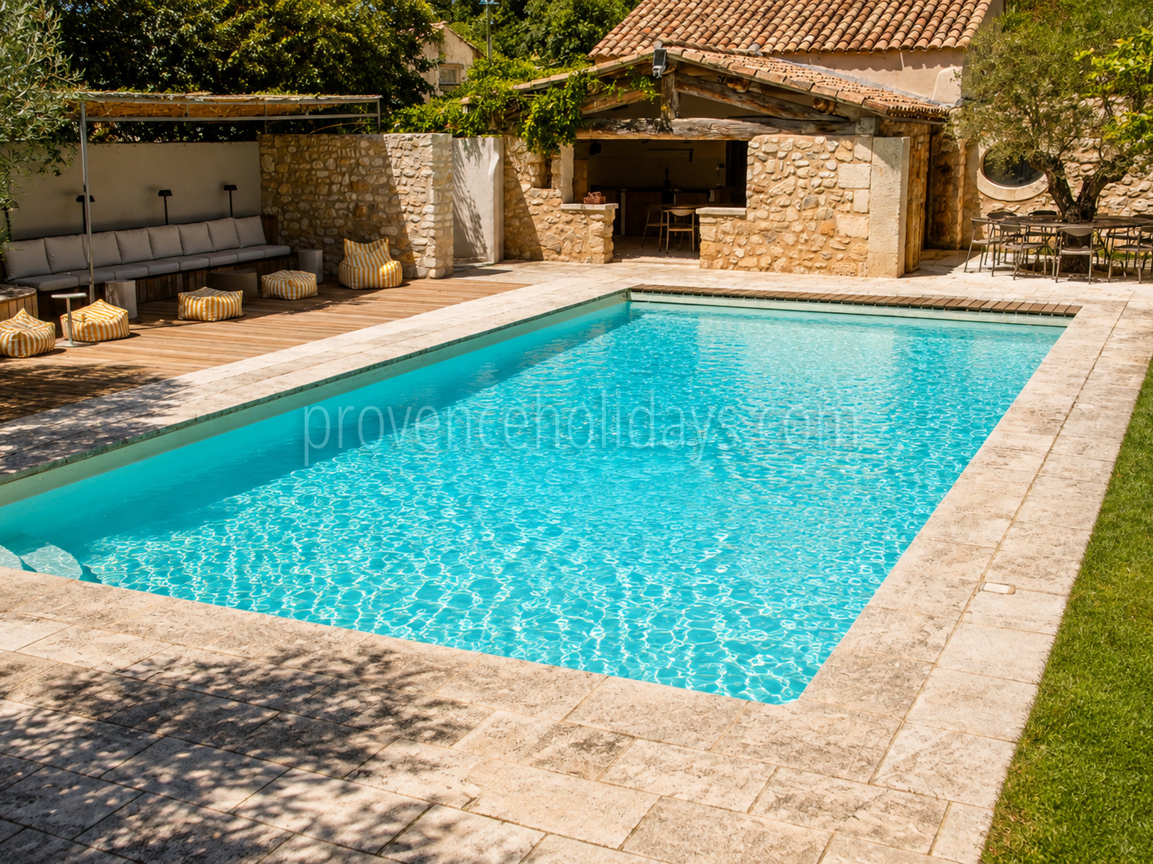 57 - Mas rénové à pied d\'Eygalières: Villa: Pool