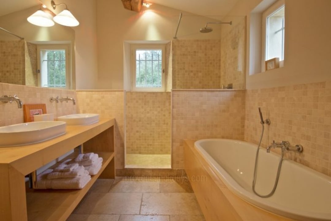 24 - Mas Tranquil: Villa: Bathroom