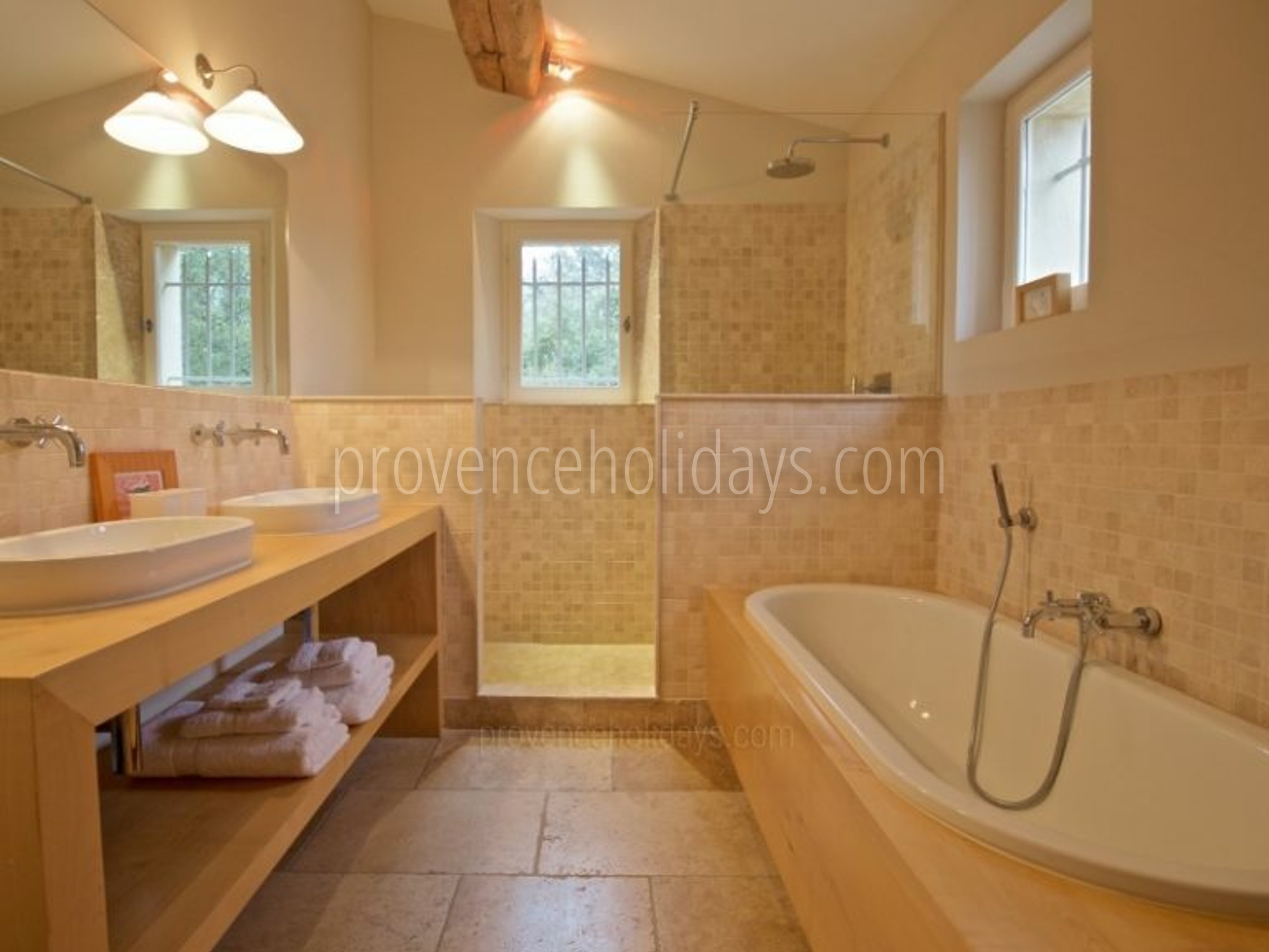 18 - Mas Tranquil: Villa: Bathroom