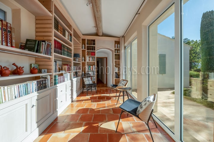 46 - Villa Provençale: Villa: Interior