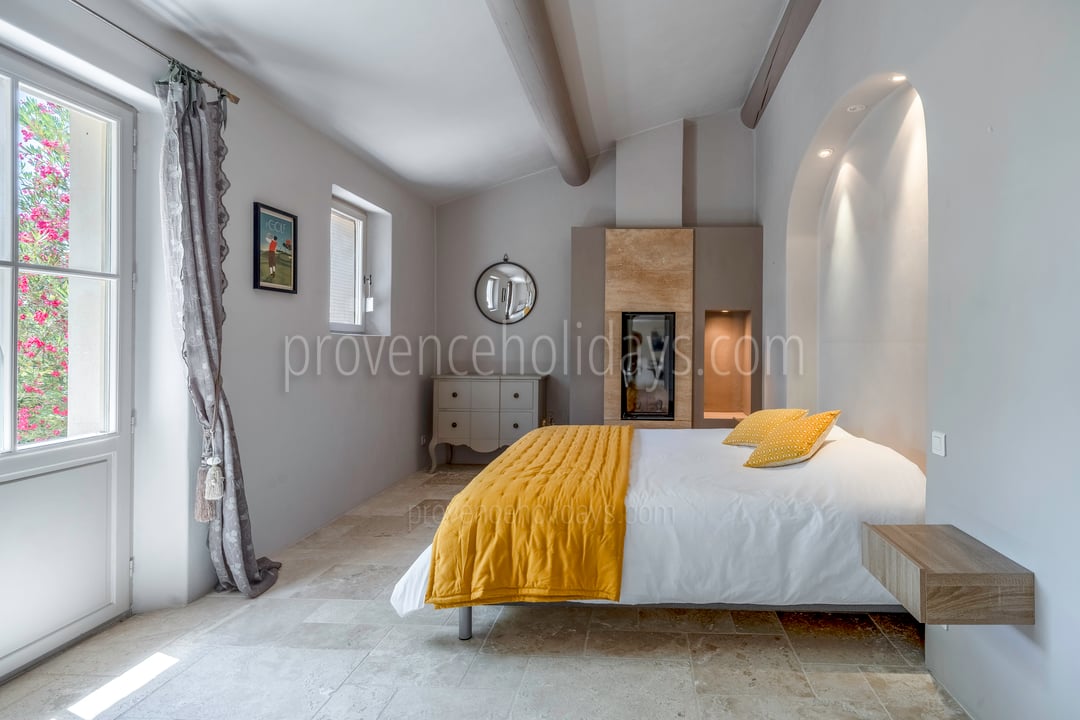 23 - Mas des Songes: Villa: Bedroom