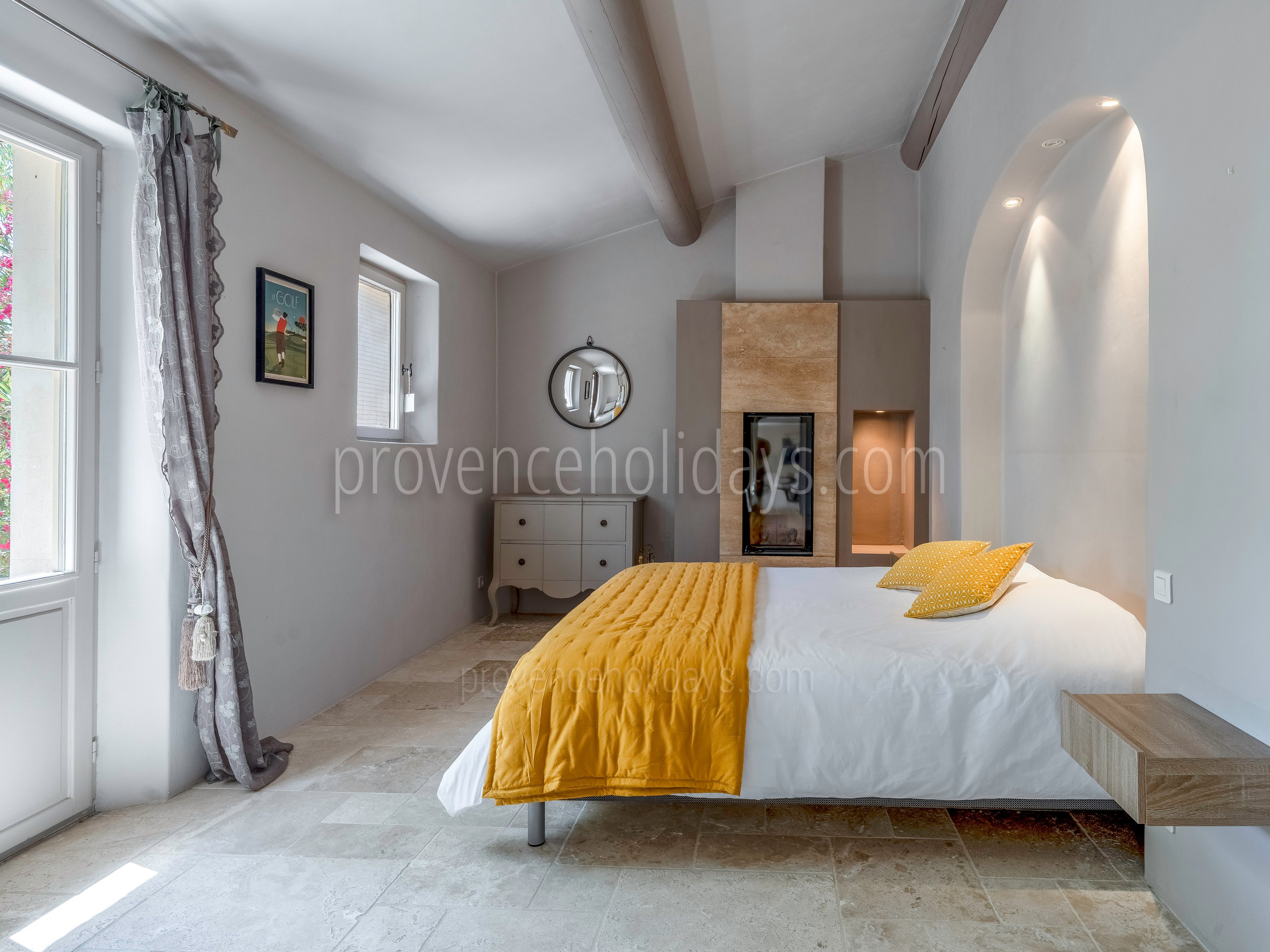 23 - Mas des Songes: Villa: Bedroom