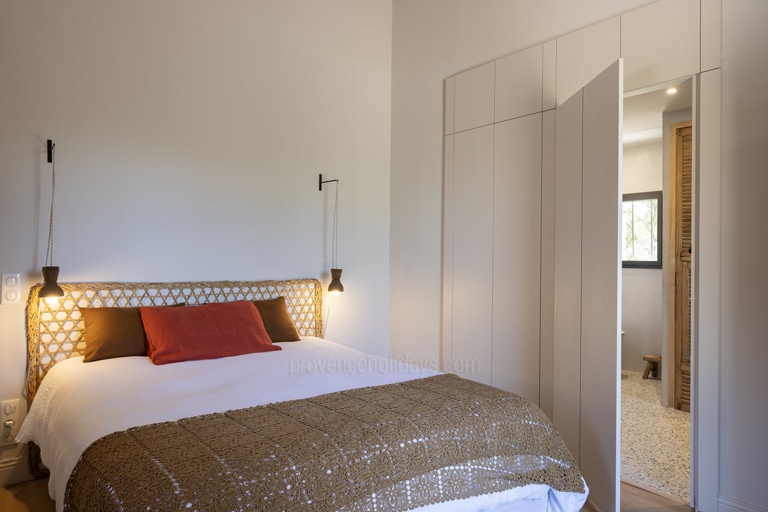 23 - Mas des Chênes Blancs: Villa: Bedroom