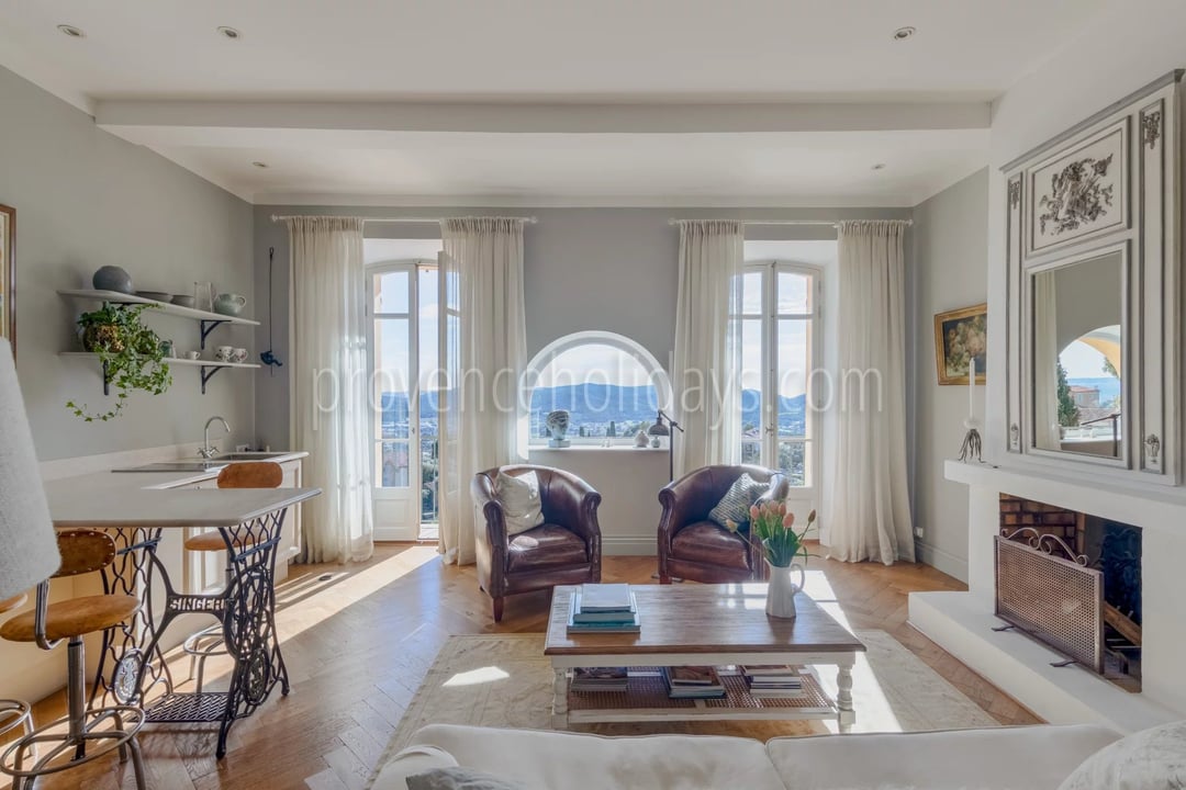 2 - Karakteristiek huis in Cap Bénat: Villa: Interior