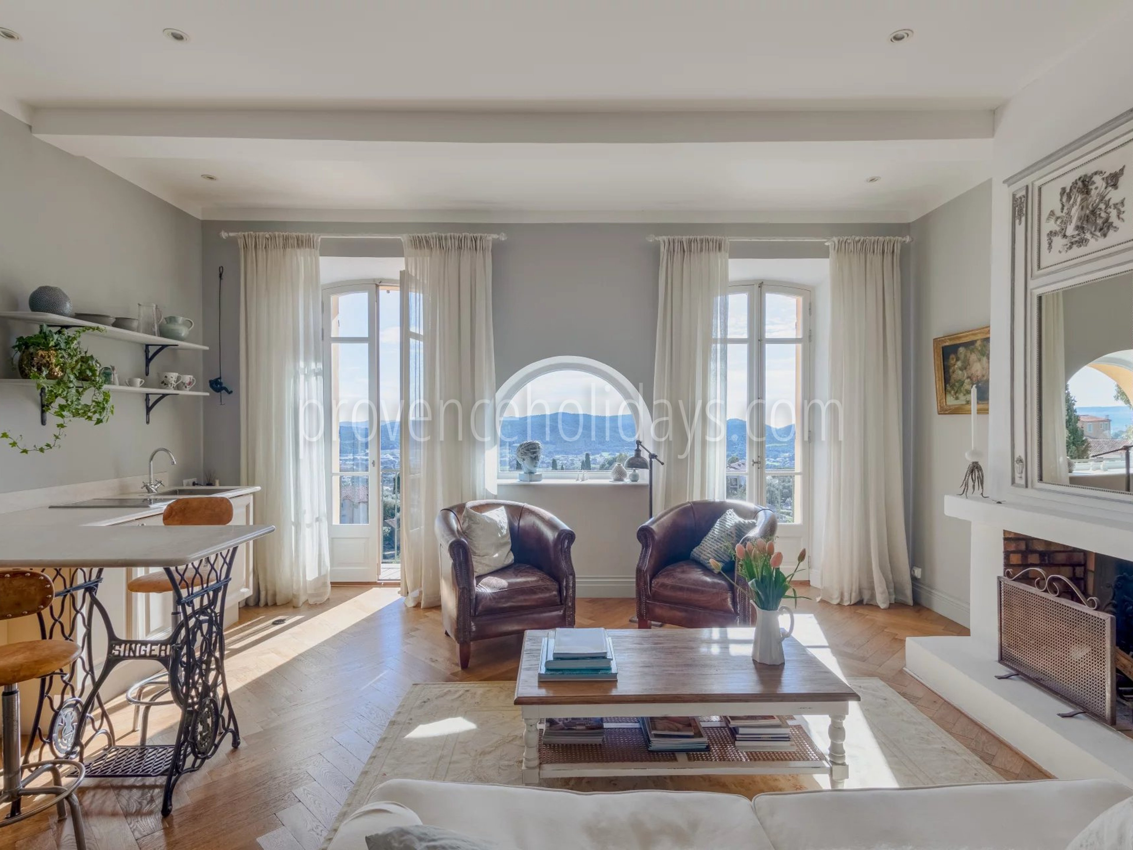 2 - Karakteristiek huis in Cap Bénat: Villa: Interior