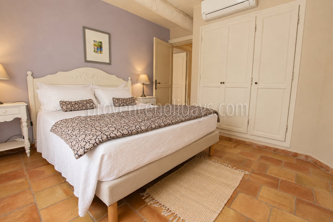 16 - Villa des Rosiers: Villa: Bedroom