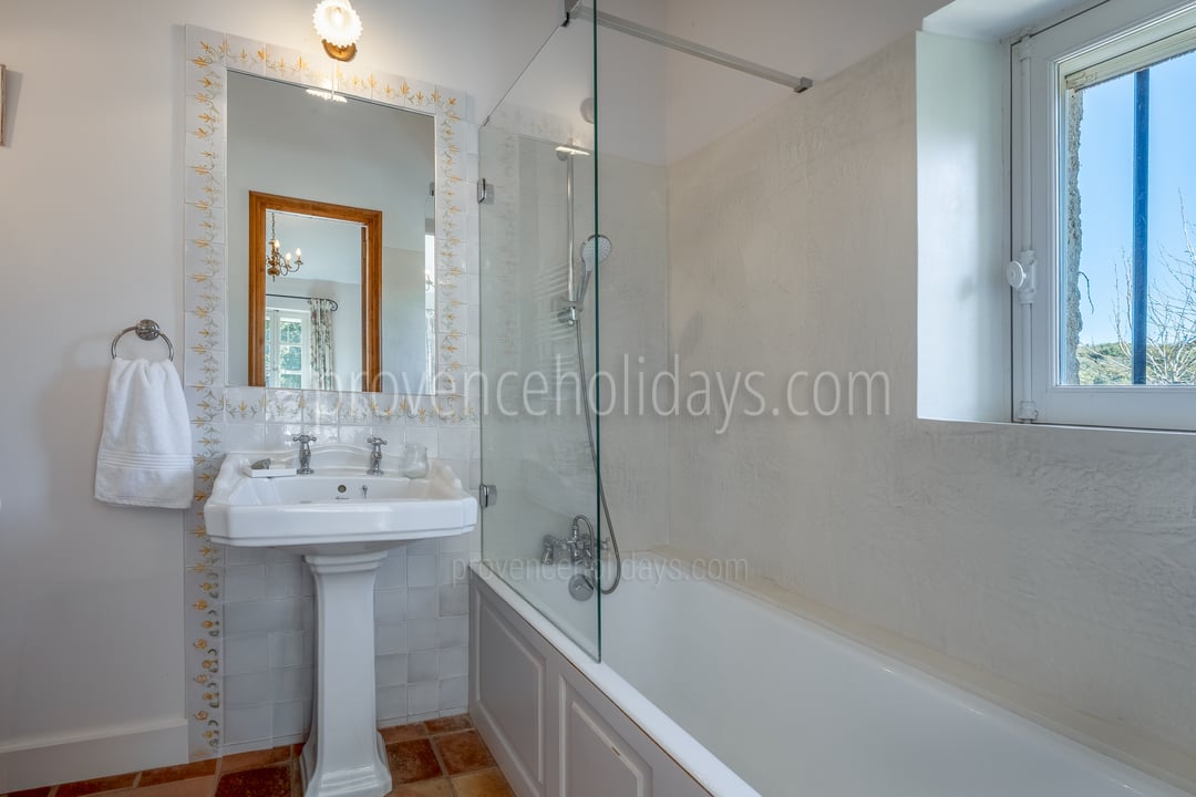 54 - Le Mas de Bonnieux: Villa: Bathroom