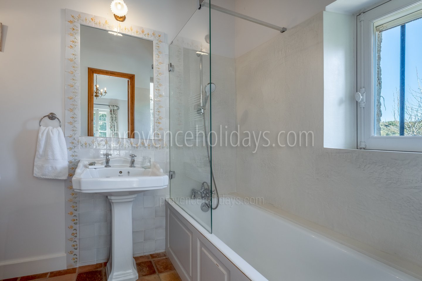 54 - Le Mas de Bonnieux: Villa: Bathroom