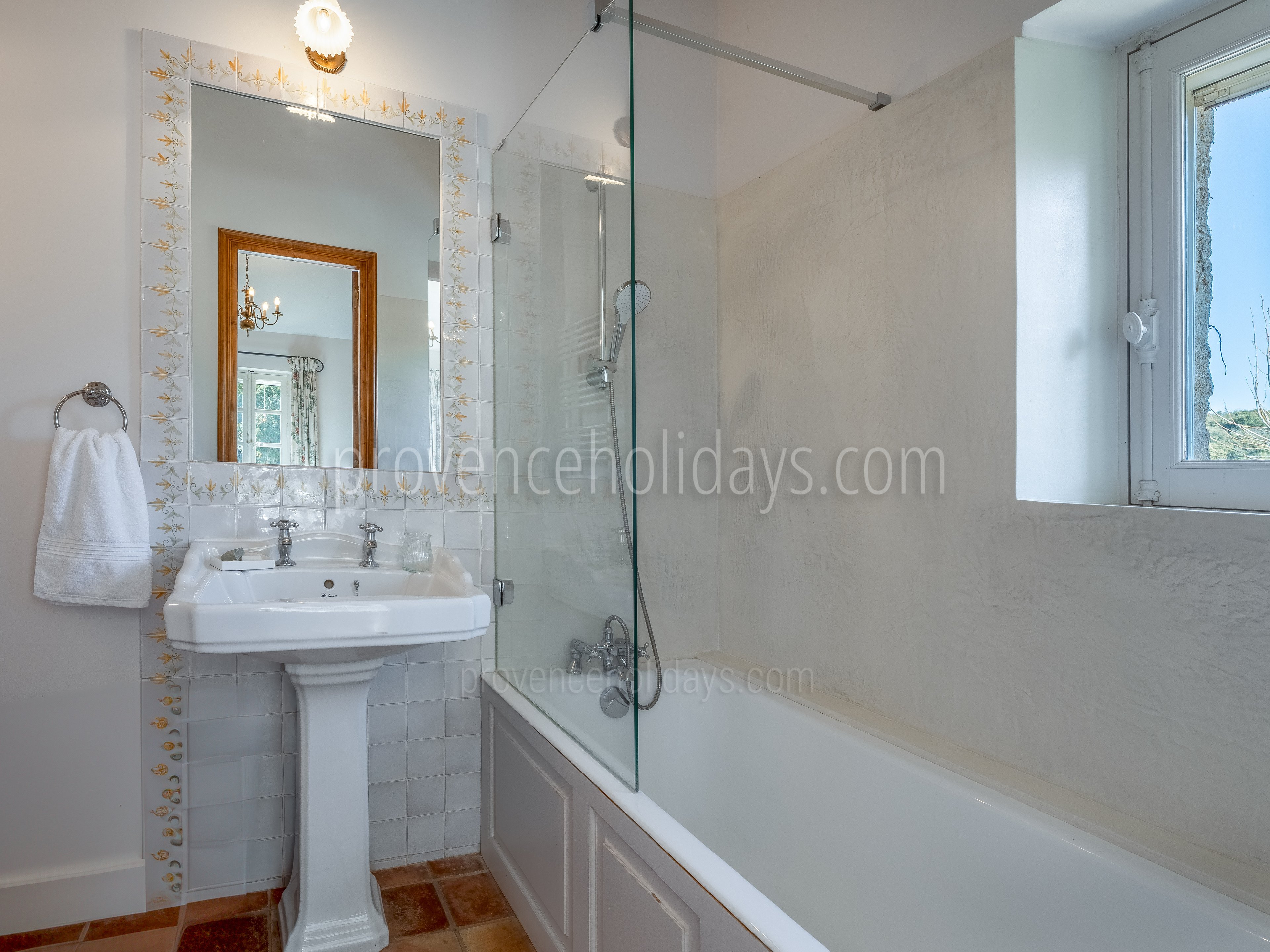 54 - Le Mas de Bonnieux: Villa: Bathroom