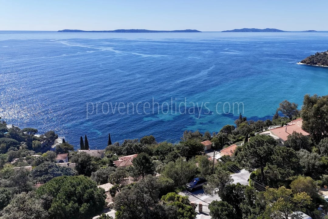4 - Woning uit de jaren 70 in Rayol-Canadel-sur-Mer: Villa: Exterior