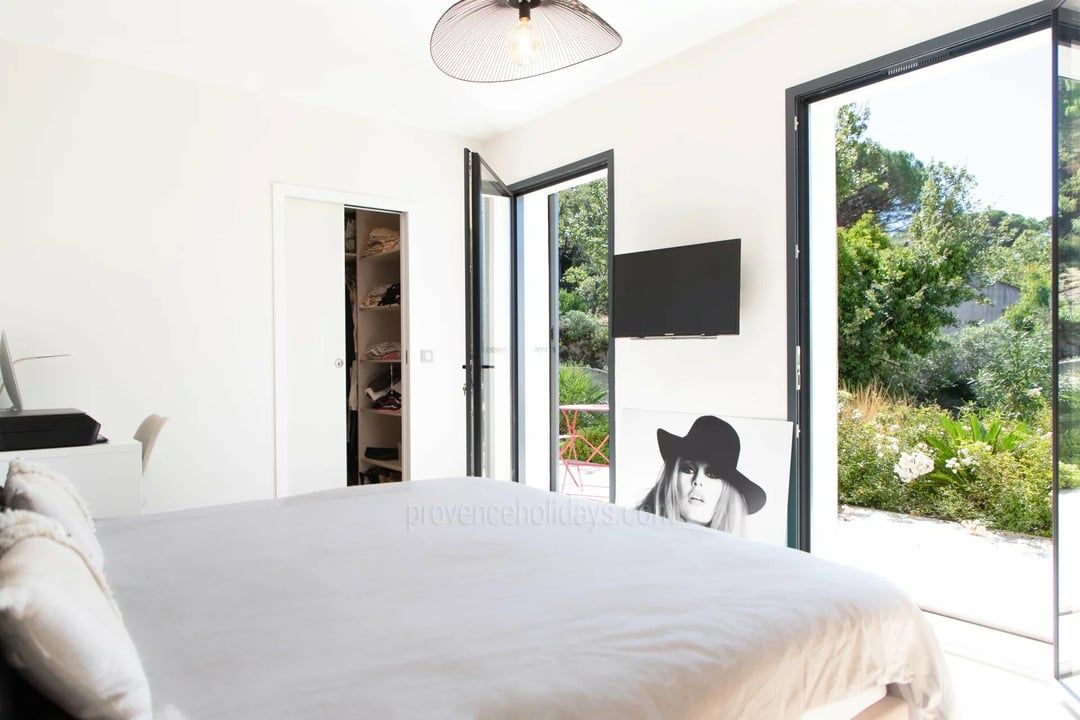 12 - Villa Harmonie: Villa: Bedroom