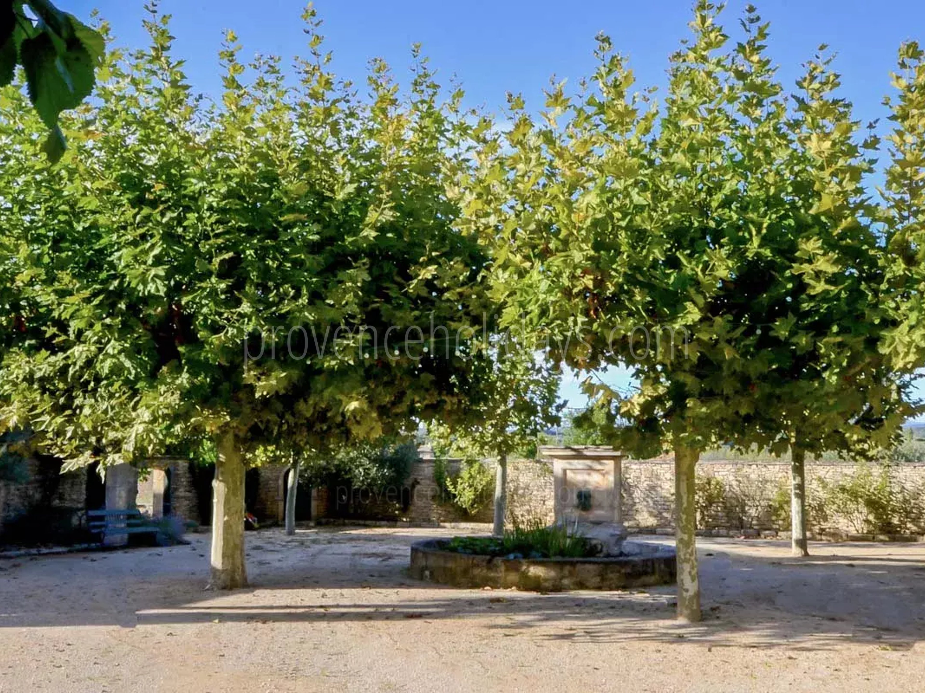 8 - Bonnieux Mas: Villa: Exterior