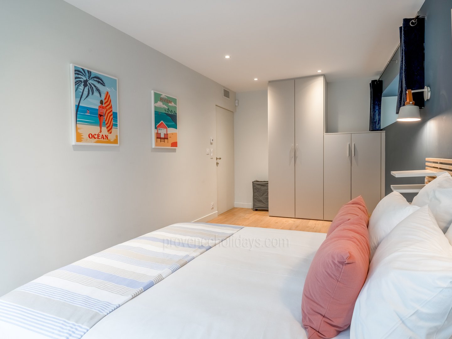 18 - Côté Sorgue: Villa: Bedroom