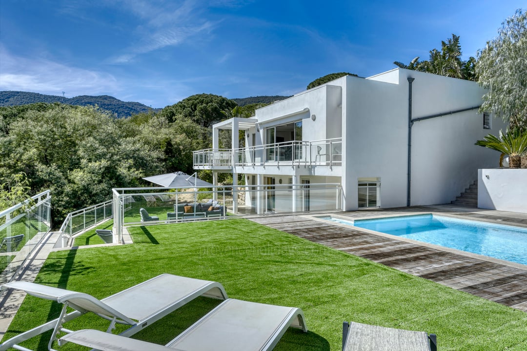 A contemporary villa with breathtaking sea views