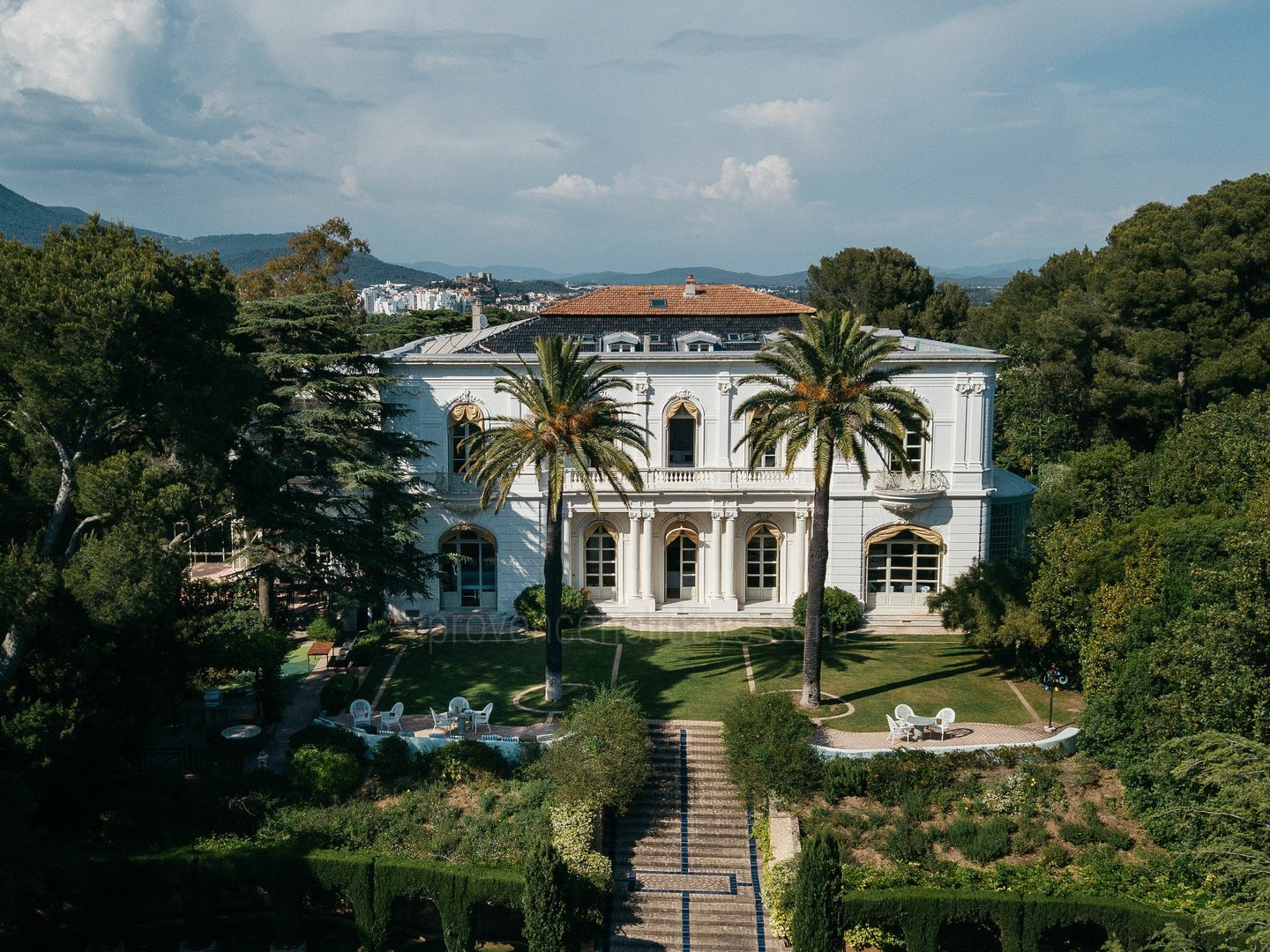 16 - Le Domaine du Côte: Villa: Exterior