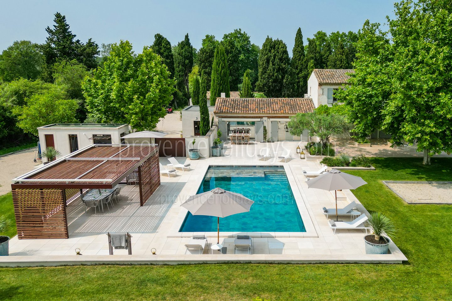 4 - Le Mas du Rollier: Villa: Exterior