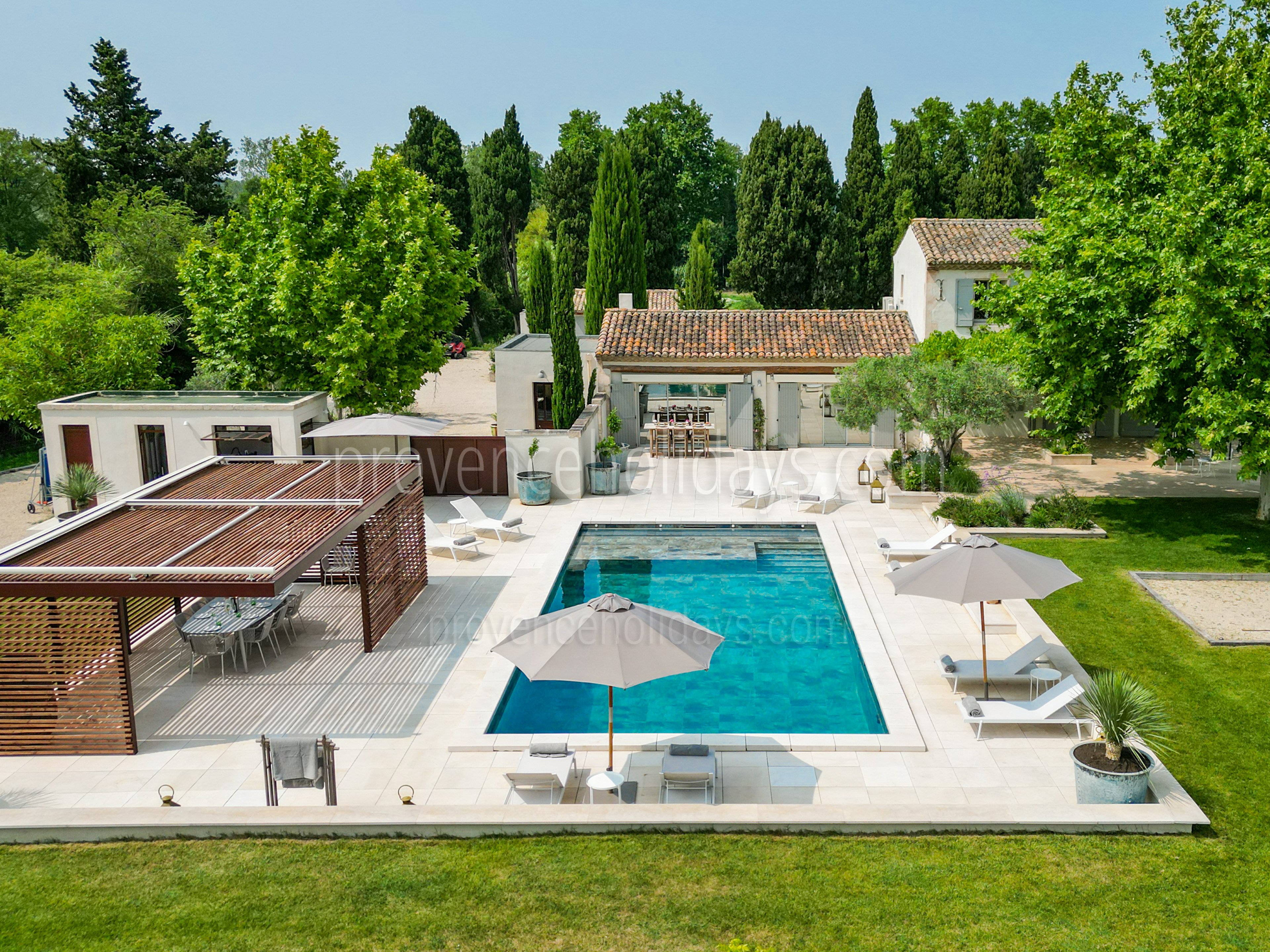 4 - Le Mas du Rollier: Villa: Exterior