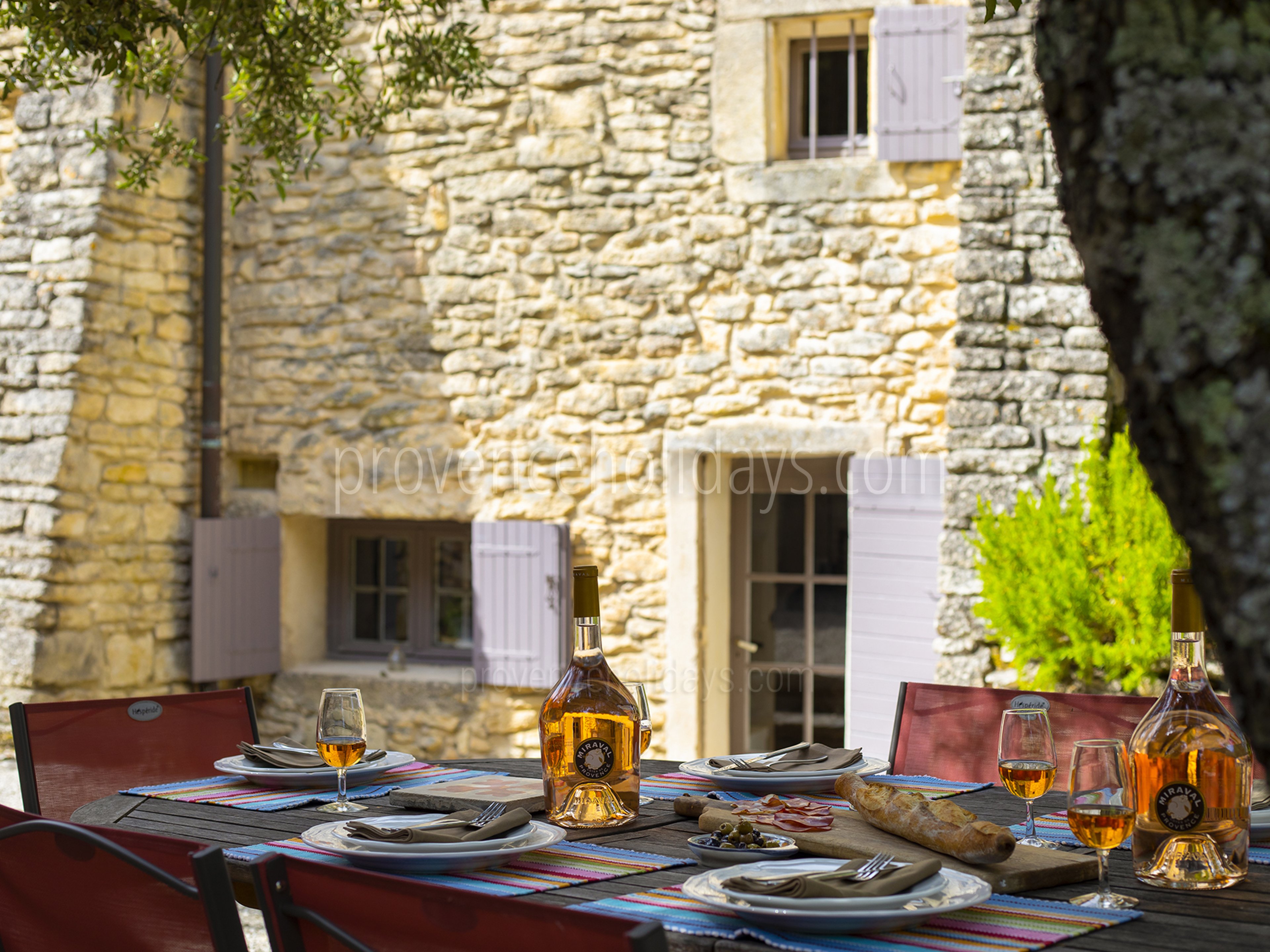 16 - La Garrigue: Villa: Interior