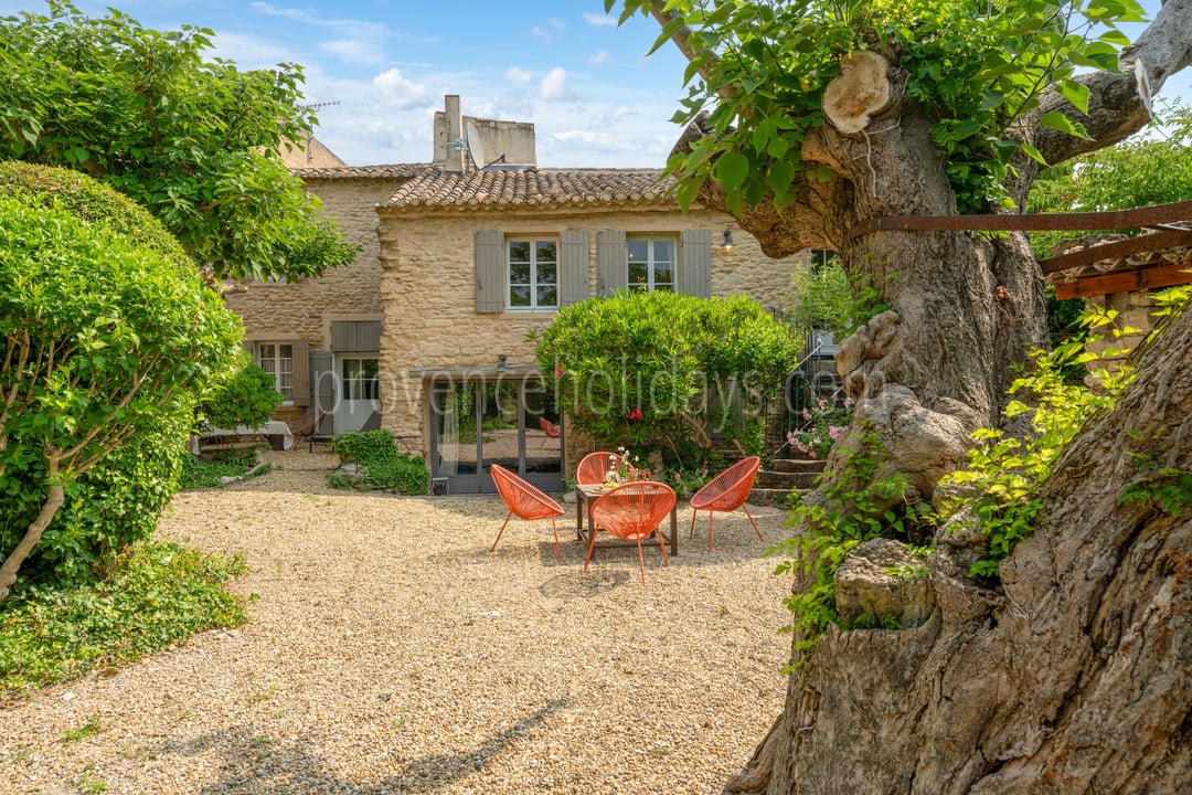 41 - Le Mas de Cabrières: Villa: Exterior
