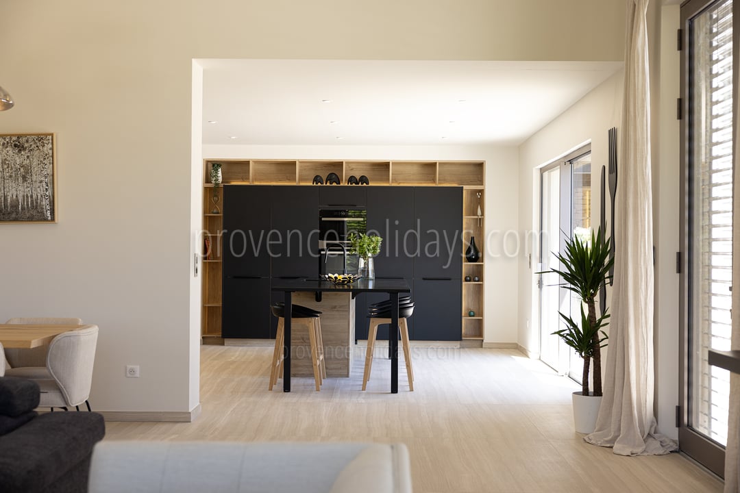20 - Mas Estelle: Villa: Interior