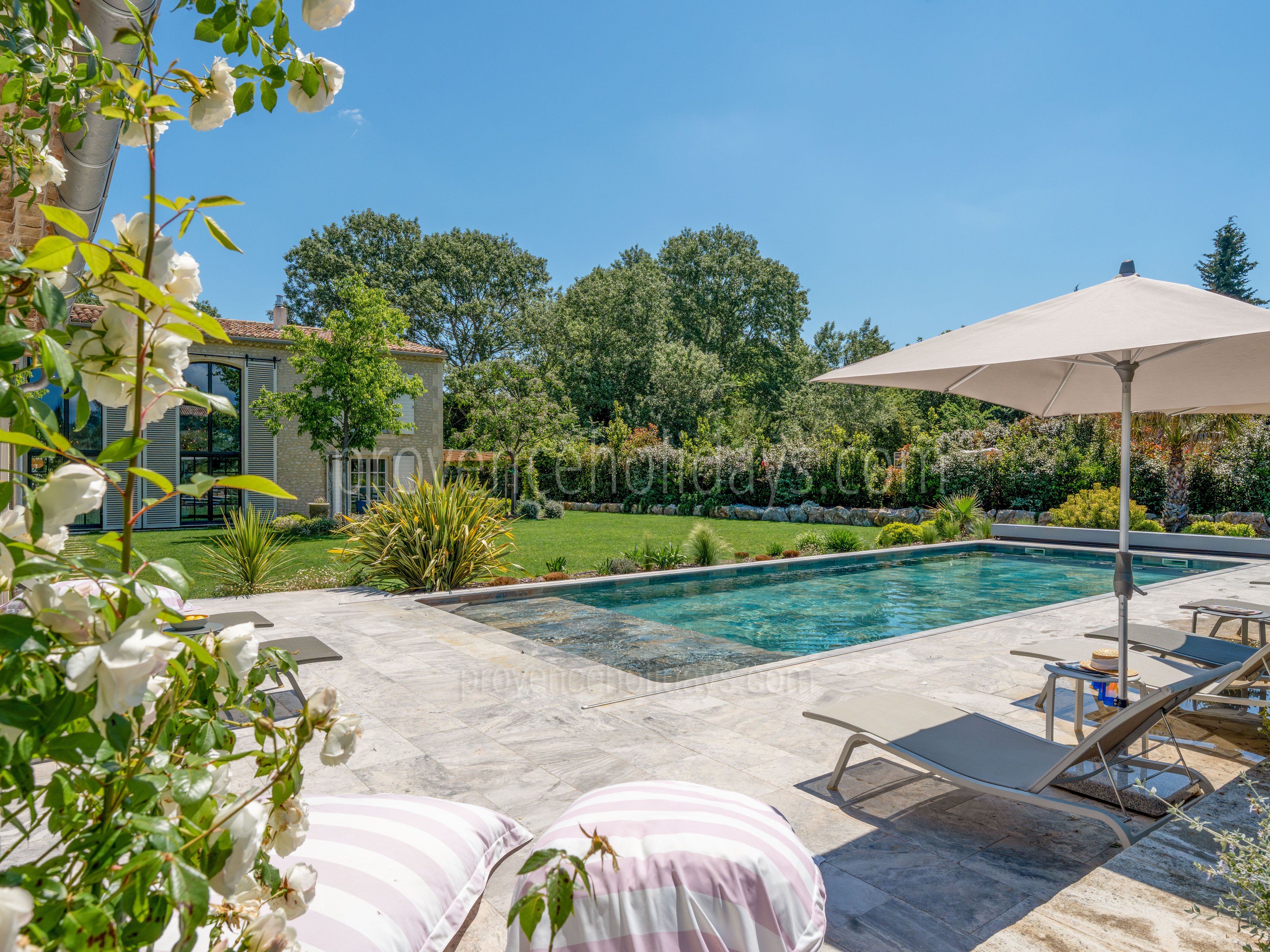 8 - Mas Élégance: Villa: Pool