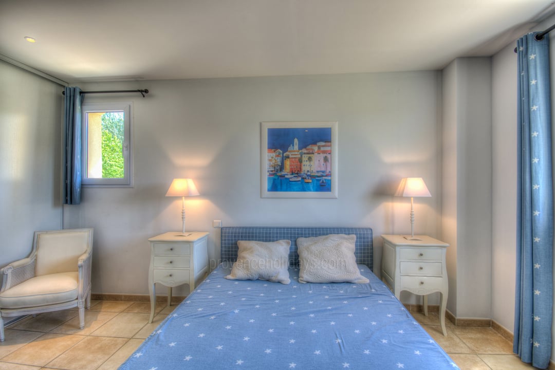 17 - Chez Alare: Villa: Bedroom