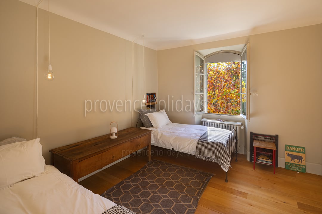 48 - Mas Provence: Villa: Bedroom