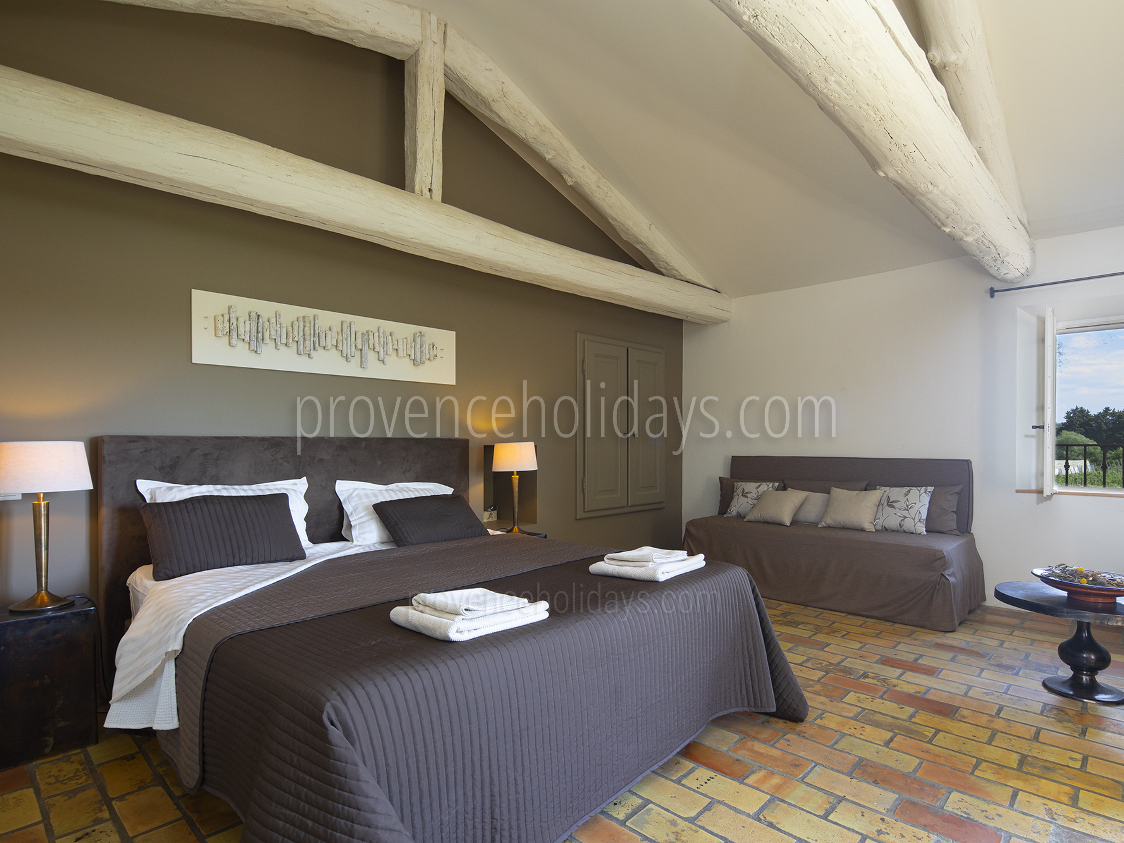 5 - Bastide du Vieux Platane: Villa: Bedroom