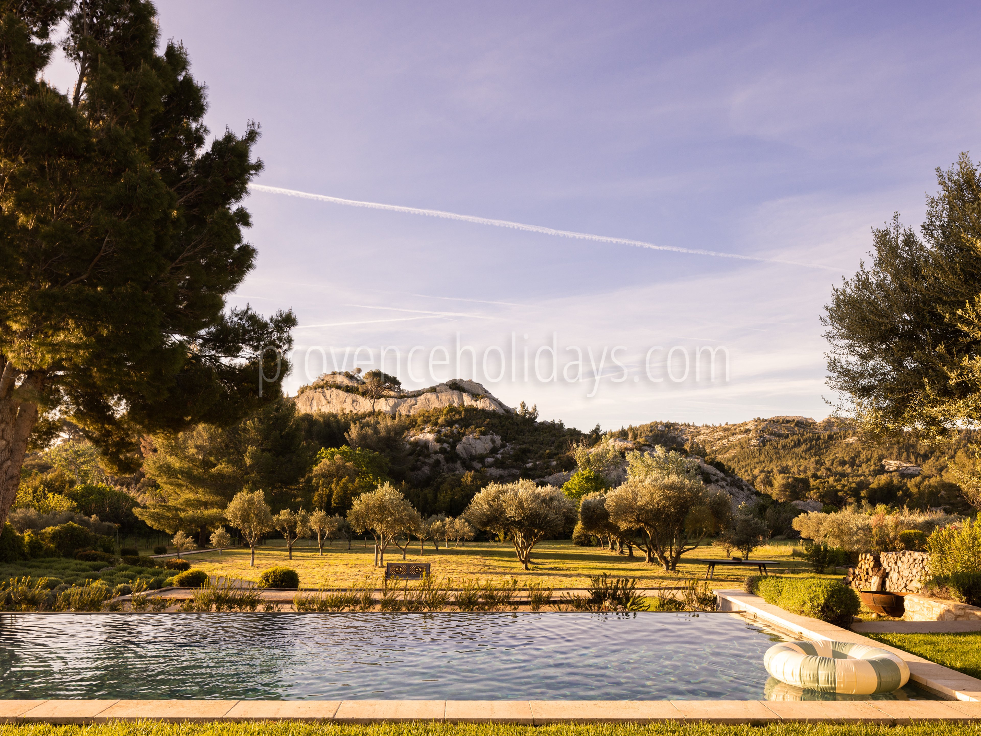 47 - La Bastide de Maussane: Villa: Pool