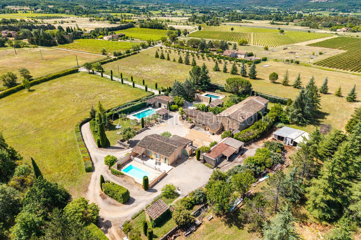 1 - Characterful mas in Bonnieux: Villa: Exterior